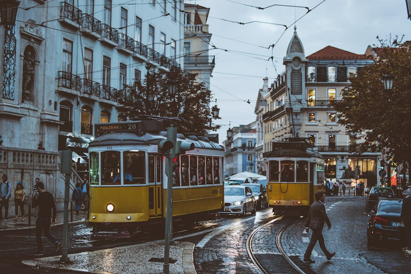trams in lisbon